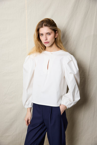Colonelle Gazelle. Crisp White