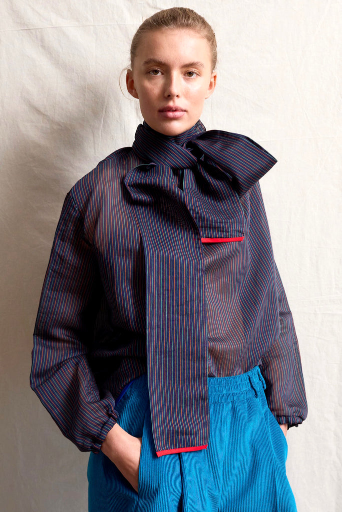 Cala Blouse. Silk. Pencil stripes
