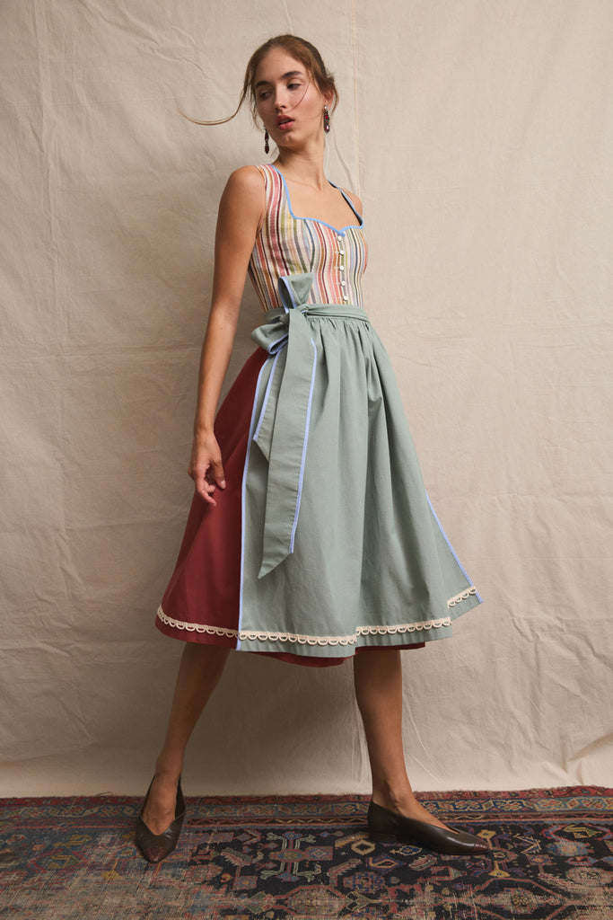 Dirndl. Paula