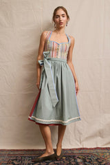 Dirndl. Paula