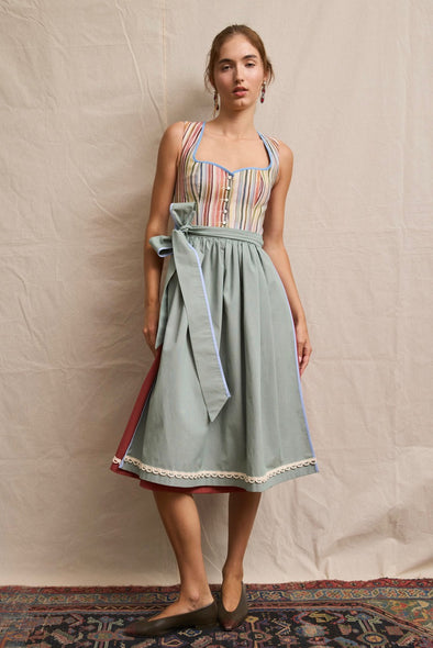 Dirndl. Paula