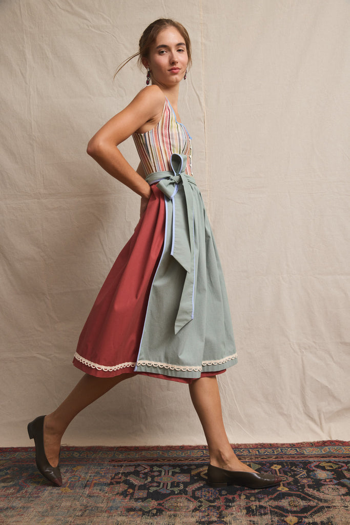 Dirndl. Paula