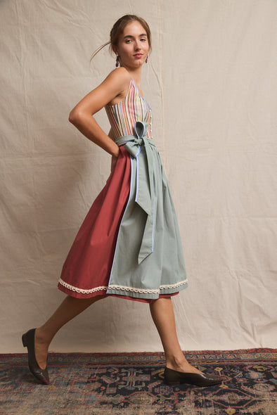 Dirndl. Paula