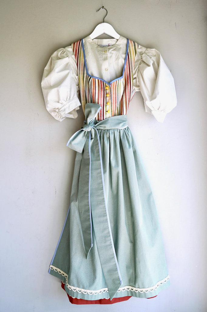 IRMA Dirndl Blouse Memphis. Nougat stripes