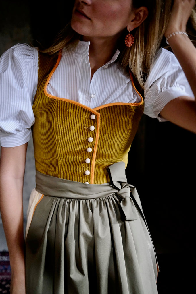 IRMA Dirndl Blouse Memphis. Nougat stripes
