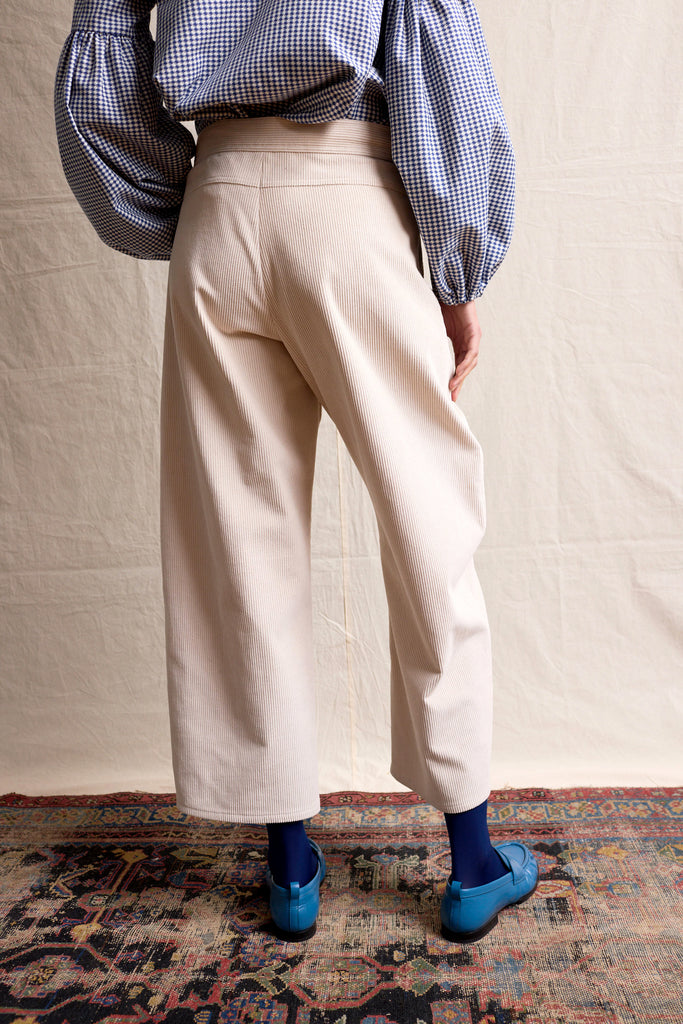Barell Beatrice. Corduroy