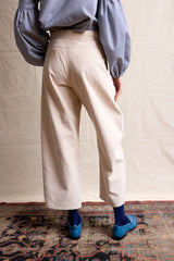 Barell Beatrice. Corduroy