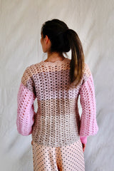 Knitwear No.121. Cardigan in fraise, vanilla and chocolate.