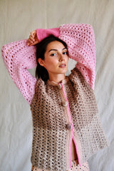 Knitwear No.121. Cardigan in fraise, vanilla and chocolate.