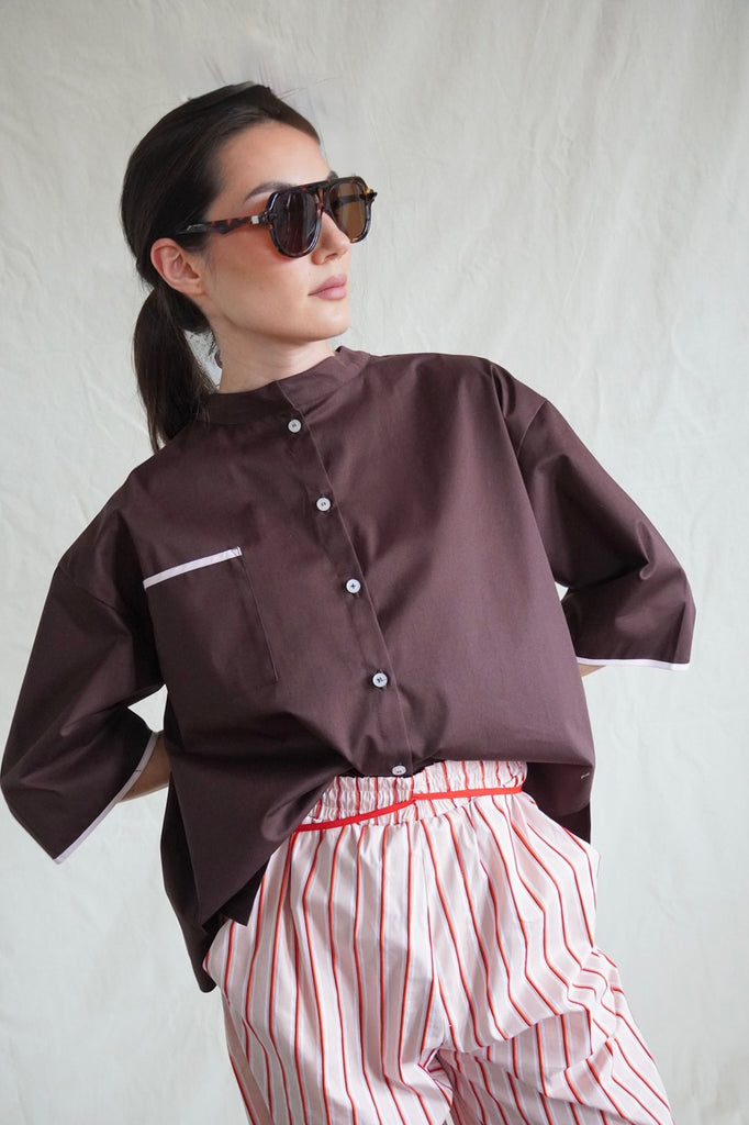 Travel Shirt. Short Sleeve. Dark Chocolate