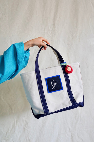 XL IRMA Canvas Tote. Blue