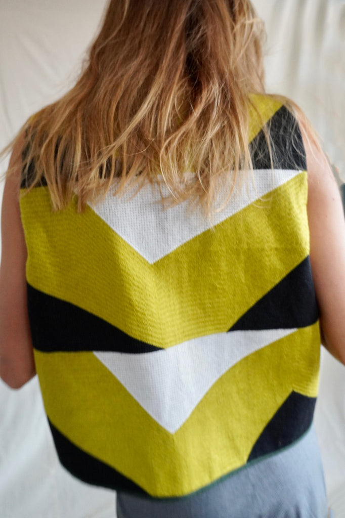 Reversible vest. Giraffe