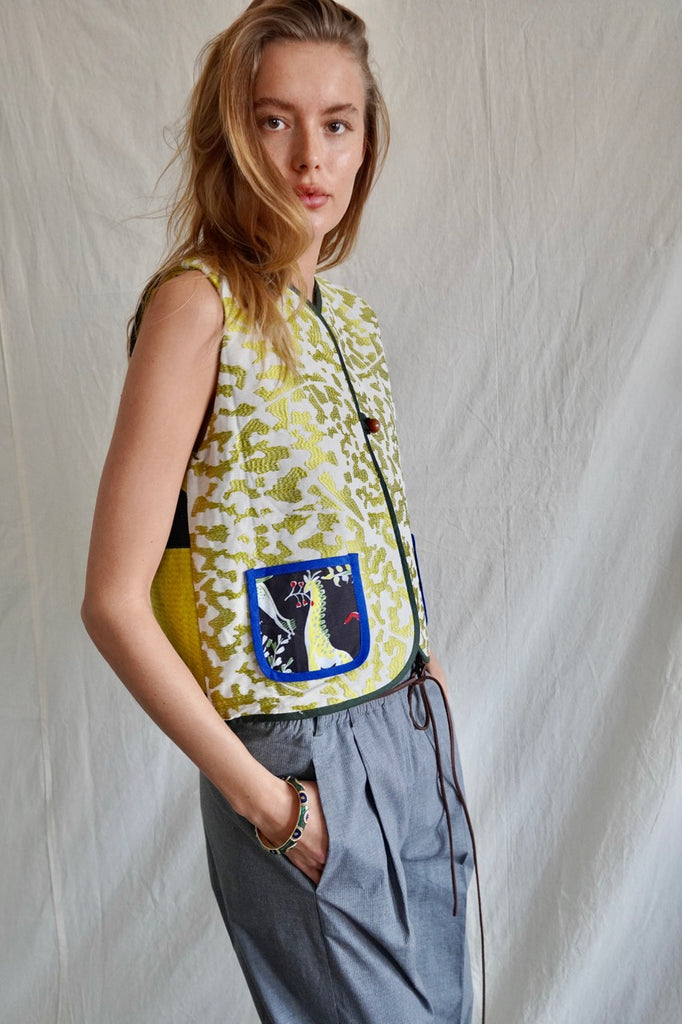 Reversible vest. Giraffe