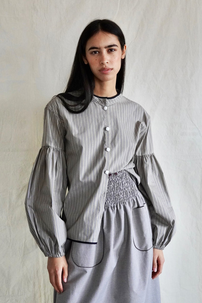 Seville blouse. Golden thread.