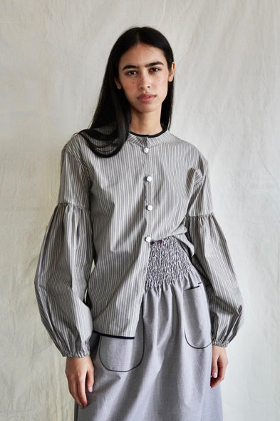 Seville blouse. Golden thread.