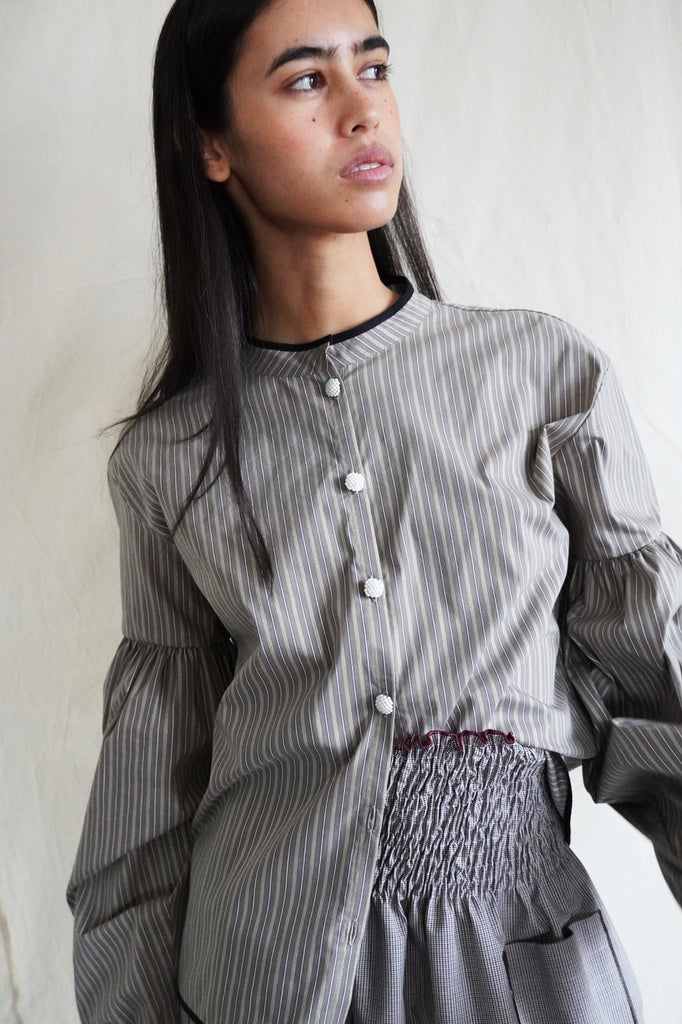 Seville blouse. Golden thread.