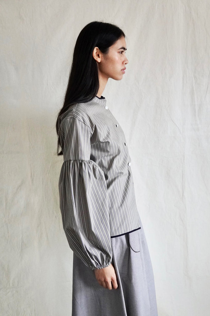 Seville blouse. Golden thread.