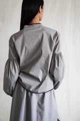 Seville blouse. Golden thread.