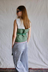 Reversible vest. Roses