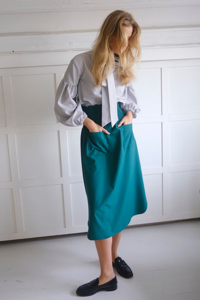 Skirt dress. Emerald