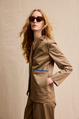 Three Pocket Blazer. Mocca