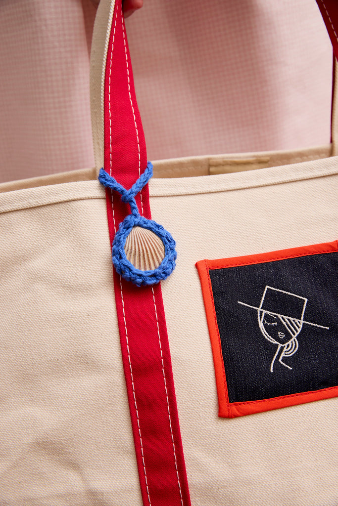 XL IRMA Canvas Tote. Red